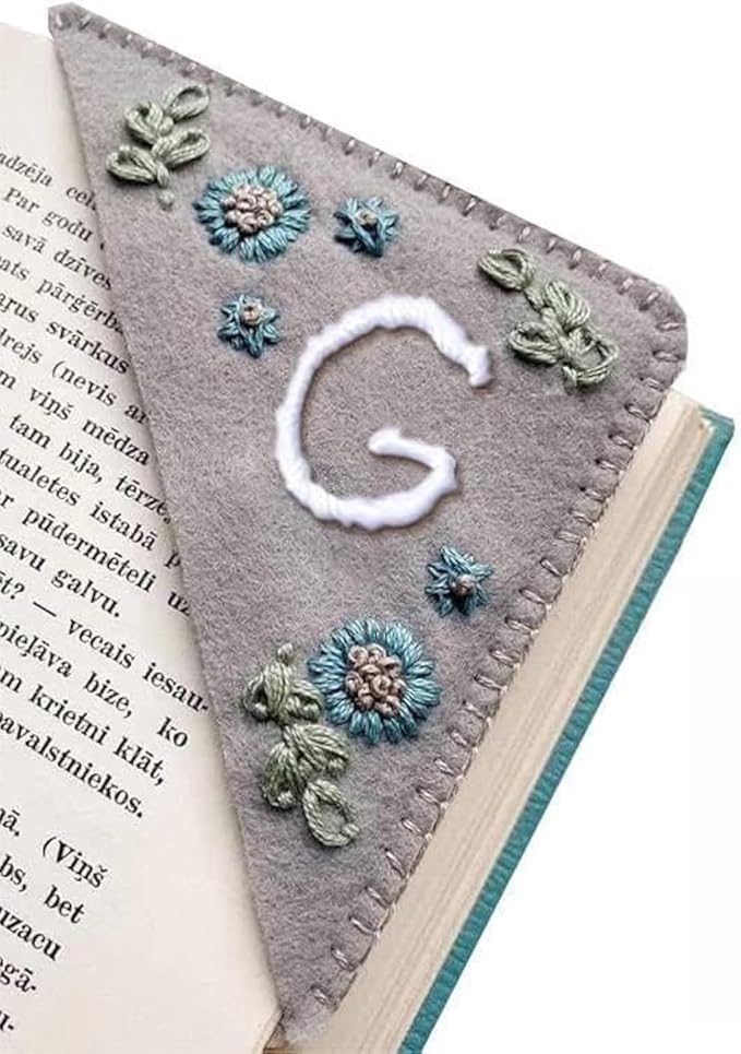 MOTEERLLU Personalized Hand Embroidered Corner Bookmark,Felt Triangle Page Stitched Handmade Bookmark,Unique Cute Flower Letter Embroidery Bookmarks Accessories for Book Lovers(Winter-g)