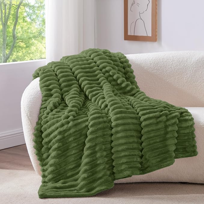 BEDELITE Ribbed Fleece Throw Blanket for Couch, Moss, 50"x60" | Ultra-Soft Plush Fleece, Cozy, Warm Yet Lightweight, Ribbed Texture, Home Decor, Machine Washable, Giftable, All-Season Use