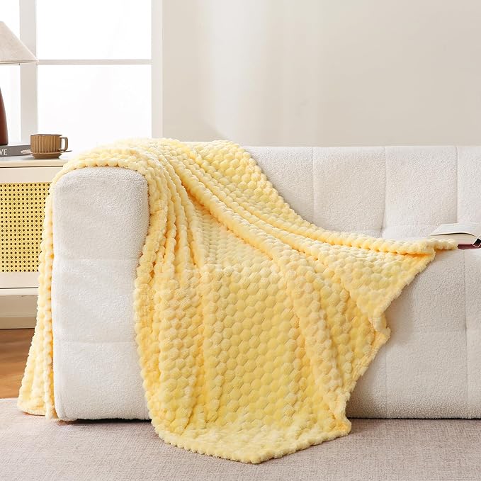 Bnuitland Light Yellow Flannel Throw Blanket (50X70 inches), 300 GSM Fleece Cozy Warm Soft Home Decor Lightweight Bed Sofa Blanket for Adults, Suitable for All Seasons.