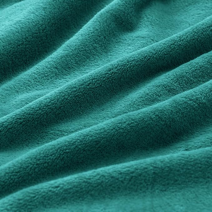 BEDELITE Fleece Blanket Soft Plush Twin Size Blanket Emerald Green 60"x80" | Ultra Soft Fleece, Plush Microfiber, Lightweight Warmth, All Season Comfort, Fade Resistant, Machine Washable, Couch Sofa Bed