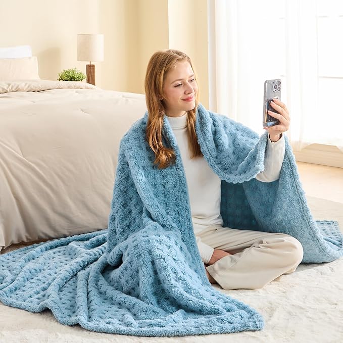 NEWCOSPLAY 3D Waffle Checkered Flannel Twin Blanket, Blue, 60"x80" | Super Soft Cute Lightweight Decorative Premium Silky Fleece Blanket for Couch Sofa Bed, Gift for Women Men, All Season Use