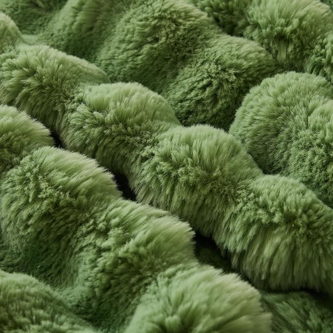 COOVA Faux Fur Throw Blanket for Couch, Cozy Soft and Fuzzy Plush Rabbit Fur Bubble Blanket for Sofa Bedroom Living Room, 50x60 Inches Light Green
