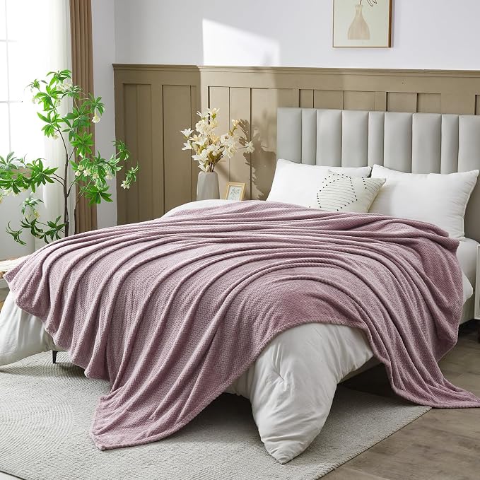 NEWCOSPLAY Fleece Leaves Pattern Queen Blanket, Light Purple, 90"x90" | Super Soft Throw Blanket, Lightweight Cozy Bed Sofa Blanket, Premium Silky Flannel Fleece, Travel Blanket for All Season Use