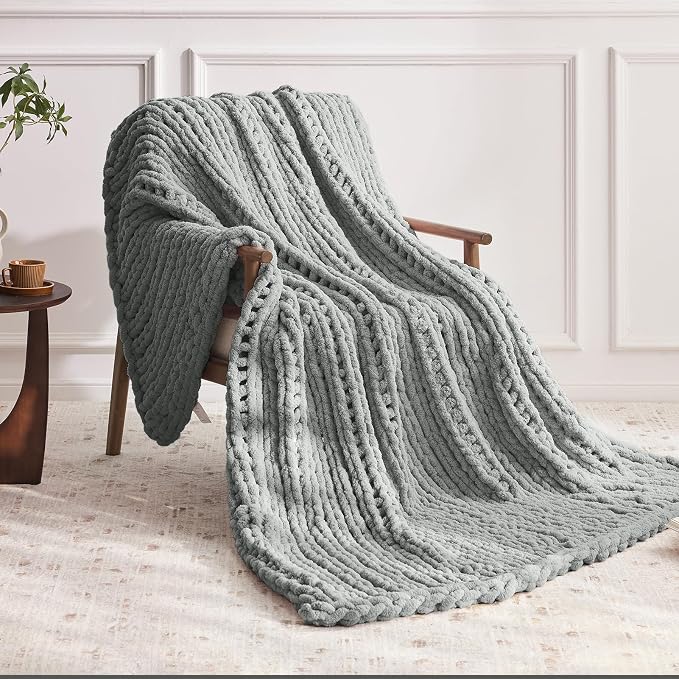Negwoo Chunky Knit Throw Blanket, Knitted Throw Chenille Yarn, 50"*60" | Soft Thick Cable Knitted Blankets, Handmade Big Thick Blanket, Machine Washable Cute Comfy Blanket for Home Decor, Light grey