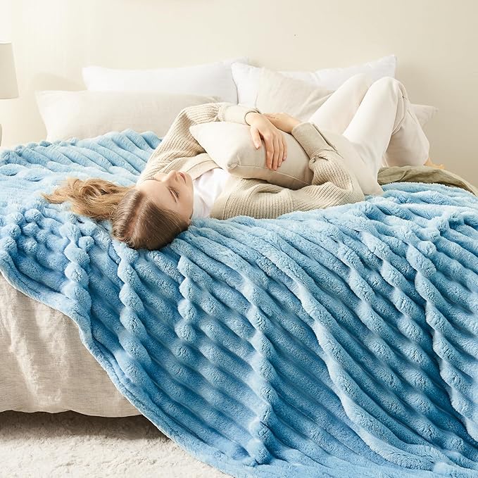 NEWCOSPLAY Super Soft Twin Blanket Blue Premium Silky Flannel Fleece 3D Ribbed Jacquard Lightweight Bed Blanket All Season Use (Blue Ribbed, Twin(60"x80"))
