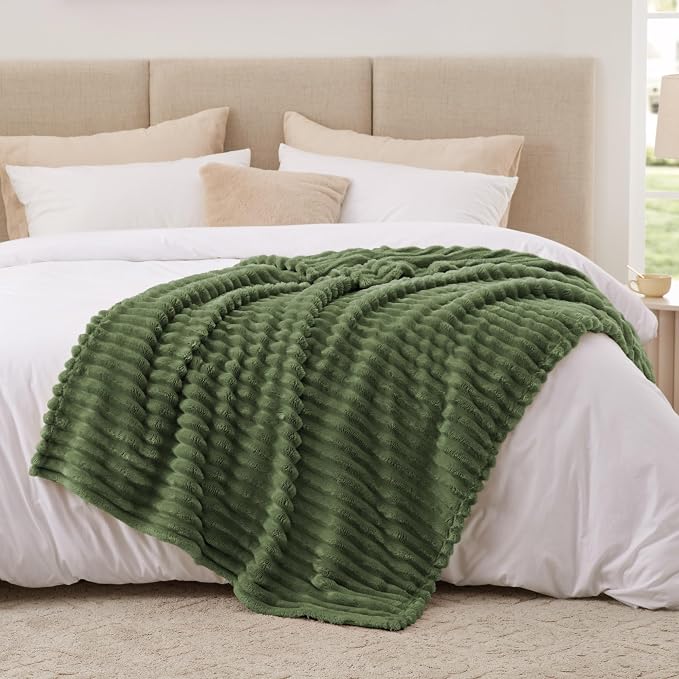 EXQ Home Gentle Soft Fleece Throw Blanket – Cozy Lightweight Blanket for Couch Bed – All-Season Warm Fuzzy Flannel Blanket for Women Mom Her – Gifts for Birthday(50"x60",Olive Green)