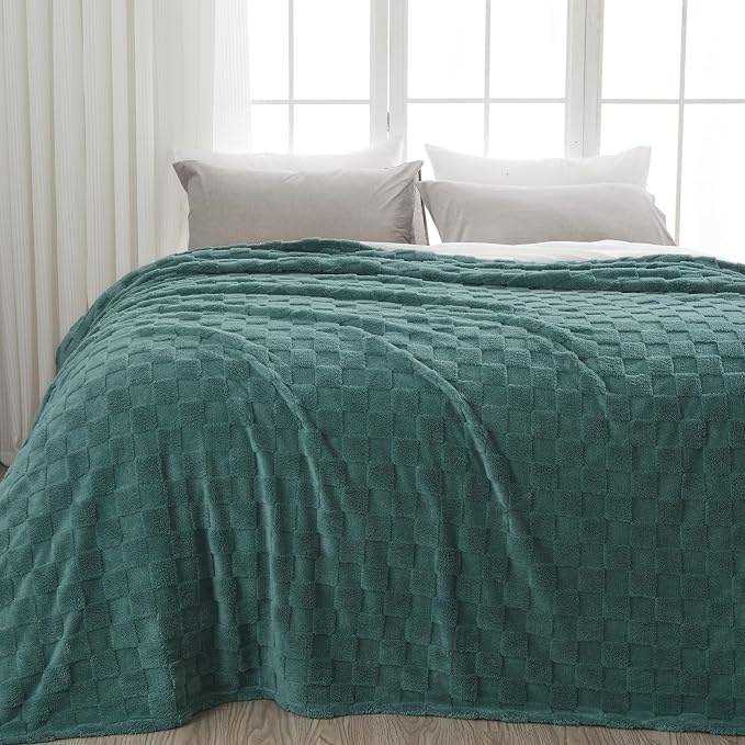 NEWCOSPLAY 3D Checkered Flannel Queen Blanket, Light Teal, 90"x90" | Super Soft Cute Lightweight Decorative Premium Silky Fleece Blanket for Couch Sofa Bed, Gift for Women Men, All Season Use
