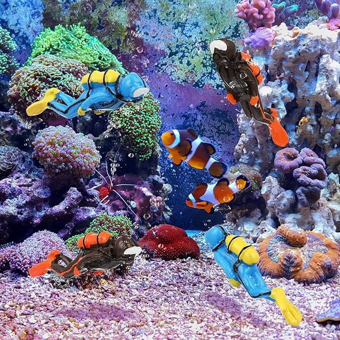 4Pcs Scuba Diver Figurines Action Figure Diorama Model Swimmers Figurines for Miniature Sand Table Ocean Party Sea Cake Aquarium Decor