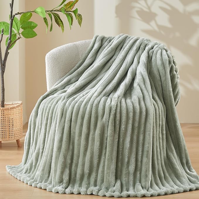 NEWCOSPLAY Super Soft Twin Blanket Sage Green Premium Silky Flannel Fleece 3D Ribbed Jacquard Lightweight Bed Blanket All Season Use (Sage Green Ribbed, Twin(60"x80"))