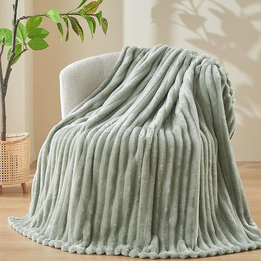 NEWCOSPLAY Super Soft Twin Blanket Sage Green Premium Silky Flannel Fleece 3D Ribbed Jacquard Lightweight Bed Blanket All Season Use (Sage Green Ribbed, Twin(60"x80"))