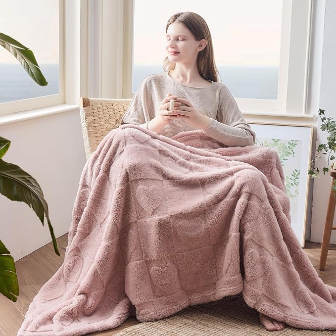 NEWCOSPLAY 3D Heart Checkered Flannel Twin Blanket, Pink Love, 60"x80" | Super Soft Cute Lightweight Decorative Premium Silky Fleece Blanket for Couch Sofa Bed, Gift for Women Men, All Season Use