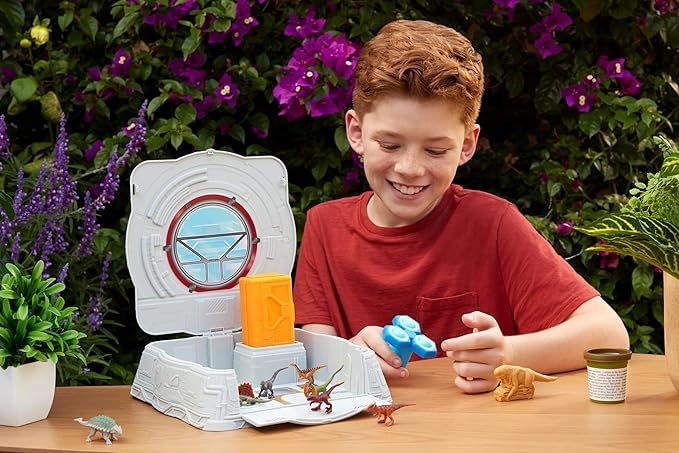 Mattel Jurassic World Distortus Rex Lab Sensory Playset with 8 Mini Figures, Model Clay and Spin & Pop Fidget Features in Fold Up Case (Amazon Exclusive)