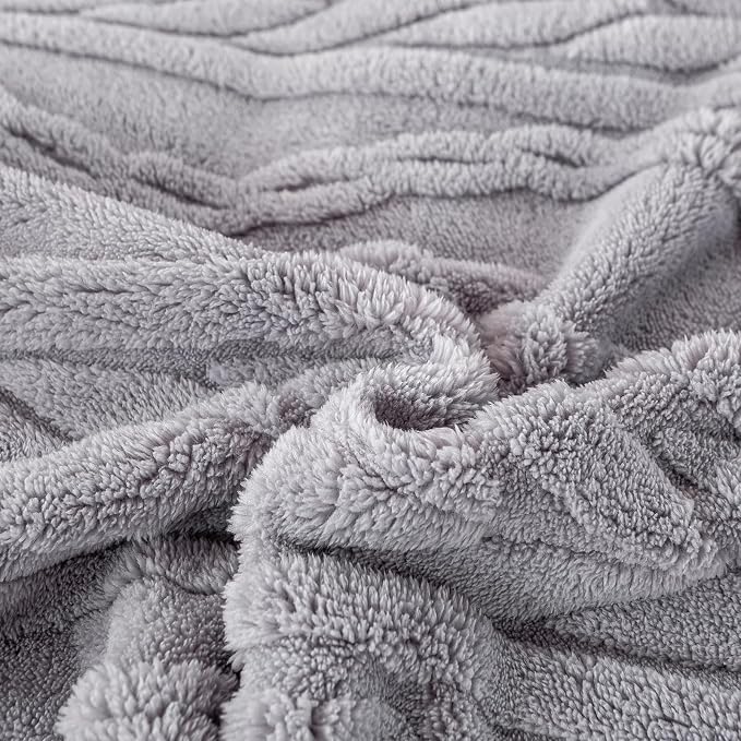 YUSOKI Sherpa Fleece Large Throw Blanket, Light Grey, 50"x65" | 3D Stylish Design,320GSM, Non-Shedding, Lightweight for All Season Use, stays fluffy after repeated washes, Perfect Gifts