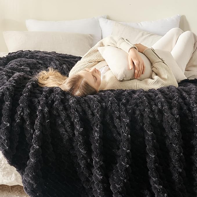 NEWCOSPLAY Super Soft Twin Blanket Black Premium Silky Flannel Fleece 3D Clouds Stylish Jacquard Lightweight Bed Blanket All Season Use 350GSM (Black, Twin(60"x80"))