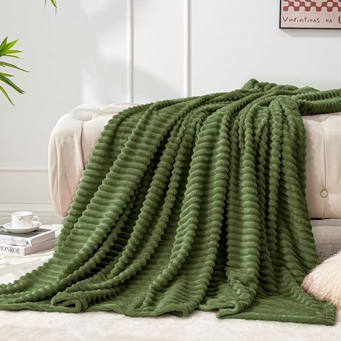 BEDELITE 3D Ribbed Jacquard Moss Fleece Throw Blanket for Couch, 50x60 Inch | Soft Warm Decorative Fluffy Blanket, Cozy Plush Lightweight Fuzzy Throw Blanket for Bed Sofa Home Room Decor, Gift for Women