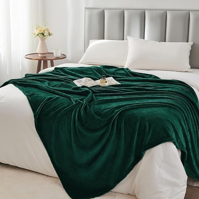 BEDELITE Fleece Blanket Soft Plush Queen Bed Blanket Forest Green 90"x90" | Ultra Soft Fleece, Plush Microfiber, Lightweight Warmth, All Season Comfort, Fade Resistant, Machine Washable,Perfect for Bed