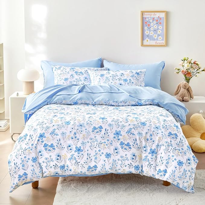Wake In Cloud - Floral Bedding Set for Girls, Cute Colorful Botanical Flowers Patterned Soft Lightweight Comforter Set with Sheets, 7 Pieces Kids Bed in a Bag, Blue White, Full Size