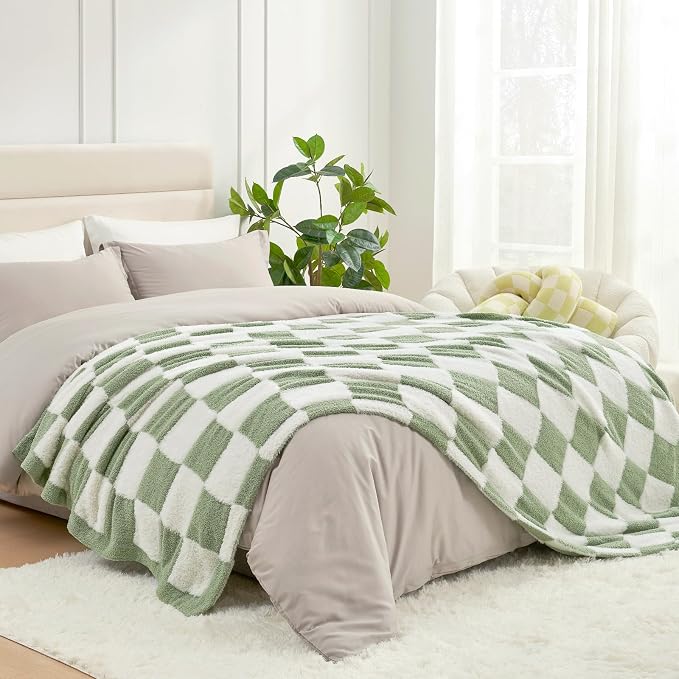 Snuggle Sac Faux Fur Checkered Blanket Twin Size with Soft Knitted Microfiber,Cozy Soft Warm Blanket for Sofa Bedroom Living Room,St Patricks Day Gift,Sage Green Checker,60x80 inches
