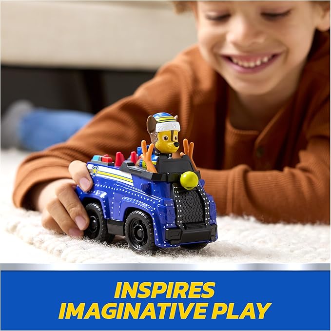 Paw Patrol Holiday Vehicle Bundle, Holiday-Themed Chase, Marshall & Skye Action Figures & Rescue Vehicles, Kids Toys for Boys & Girls Ages 3 & Up