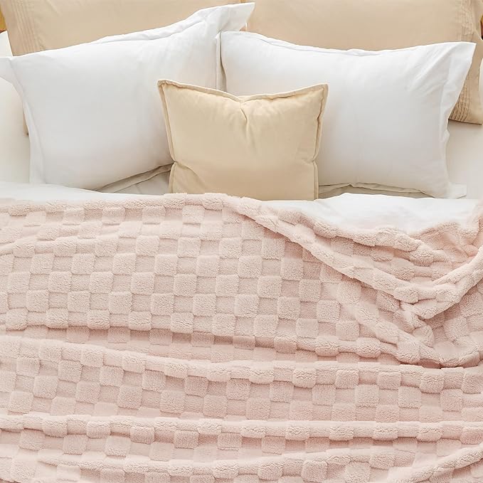 Bedsure GentleSoft Blankets Queen Size for Bed - Super Soft Cozy Blanket for Kids Girls, Large Fuzzy Fleece Throw for Bedroom Decor, Light Pink, 90x90 Inches
