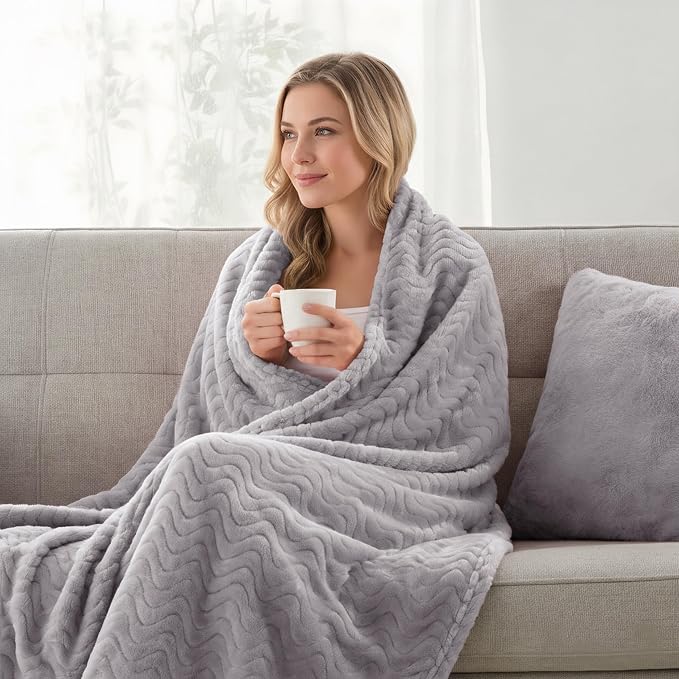 Exclusivo Mezcla Soft Fleece Blanket Twin Size for Bed, Sofa, Light Grey | 90"x66" Breathable Lightweight Flannel Blanket for Summer, Plush Cozy Jacquard Wave for Home Decor