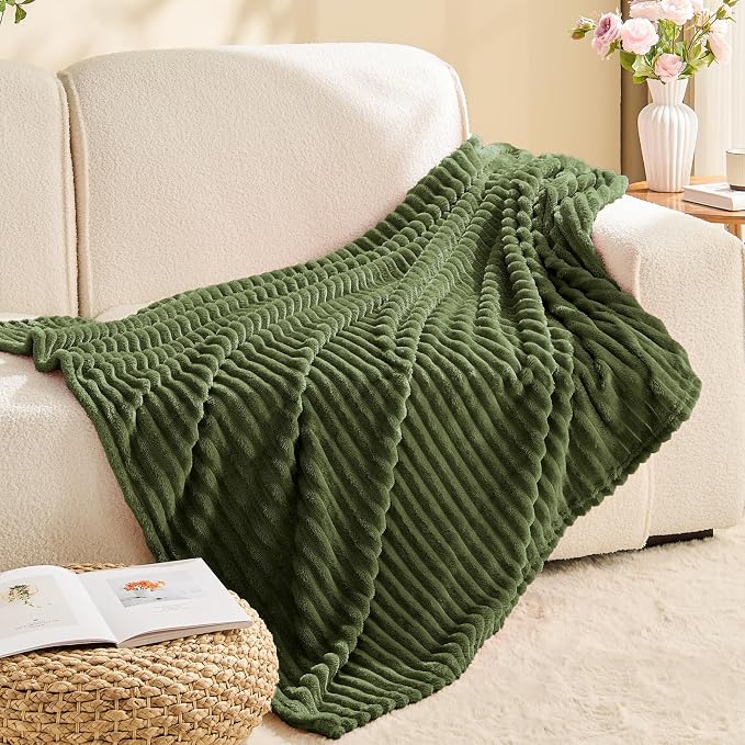 BEDELITE 3D Ribbed Jacquard Moss Fleece Twin Blanket for Bed, 60x80 Inch | Soft Warm Decorative Fluffy Blanket, Cozy Plush Lightweight Fuzzy Throw Blanket for Couch Sofa Room Decor, Gift for Women