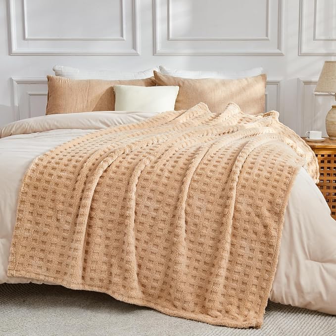 NEWCOSPLAY 3D Waffle Checkered Flannel Throw Blanket, Brown, 50"x70" | Super Soft Cute Lightweight Decorative Premium Silky Fleece Blanket for Couch Sofa Bed, Gift for Women Men, All Season Use