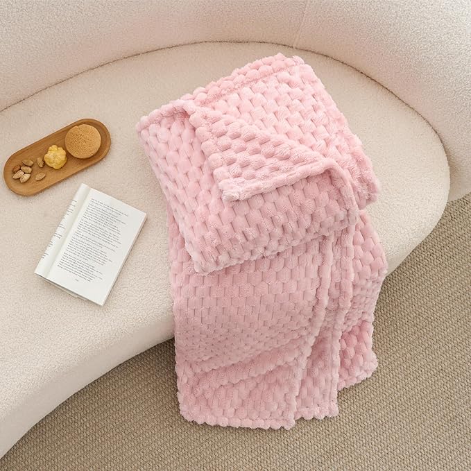 BEDELITE Pink King Blanket for Bed, Soft Cozy Gifts for Women, 108 * 90 | 3D Jacquard Decorative Fleece Blanket, Super Soft Plush Throws, Cute Birthday Gift for Women & Men, Suitable for All Seasons