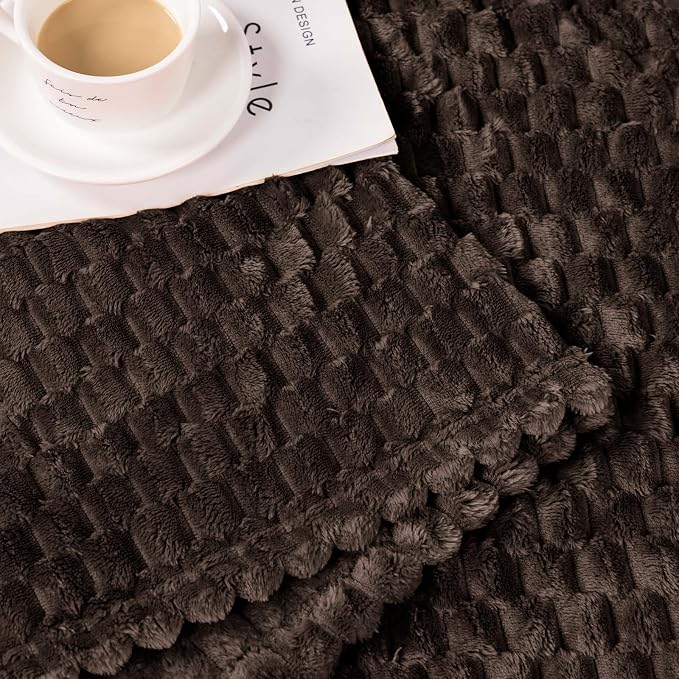 Bnuitland Brown Flannel Throw Blanket (50X70 inches), 300 GSM Fleece Cozy Warm Soft Home Decor Lightweight Bed Sofa Blanket for Adults, Suitable for All Seasons.