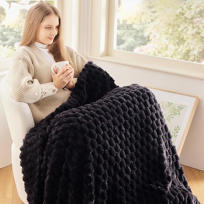 NEWCOSPLAY Super Soft Queen Blanket Black Premium Silky Flannel Fleece 3D Clouds Stylish Jacquard Lightweight Bed Blanket All Season Use 350GSM (Black, Queen(90"x90"))