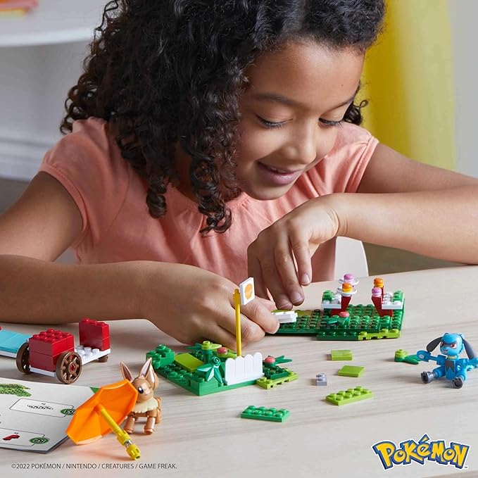 MEGA Pokémon Action Figure Building Toys Set, Pokémon Picnic With 193 Pieces, 2 Poseable Characters, Eevee and Riolu, Gift Idea For Kids