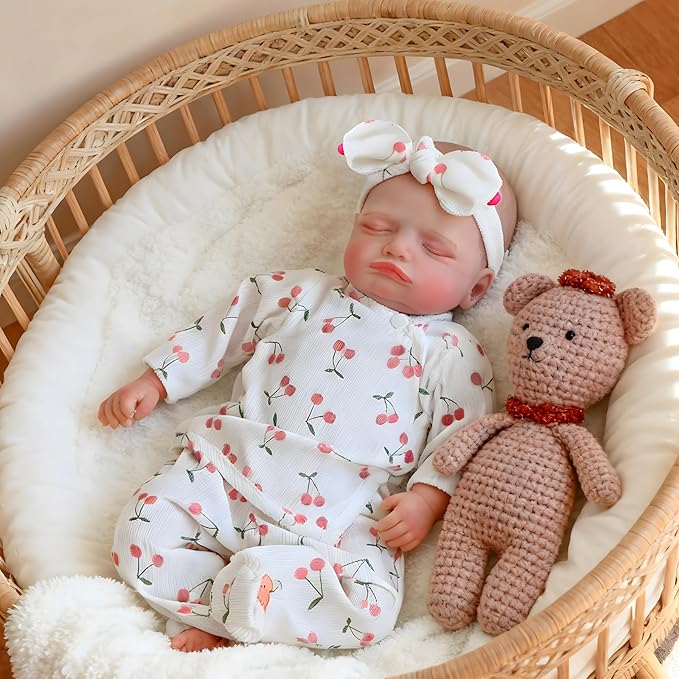 Realistic Reborn Baby Dolls-18 Inch Real Life Baby Dolls Girl Lifelike Baby Doll with Accessories for 3+ Years Old (Green)