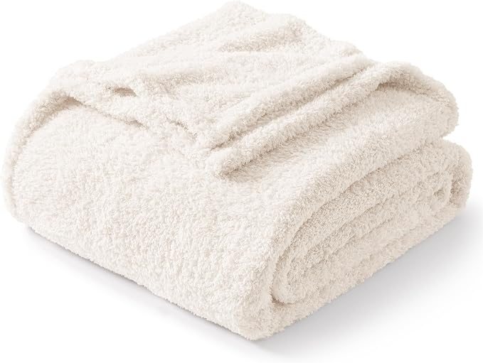 Exclusivo Mezcla Fleece Bed Blankets King Size for Bed, 90" x 104" | Super Soft and Cozy Fluffy Blanket for Women, Lightweight and Fuzzy Large Blanket for Bedroom , All Season, White