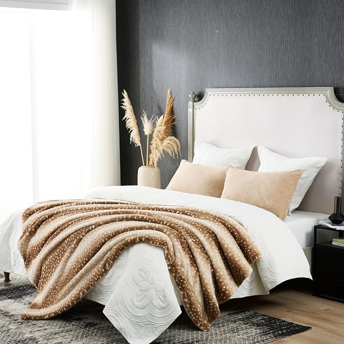 Cozy Bliss Luxury Faux Fur Throw Blanket Animal Striped Print, Non Shedding Double Sided Sherpa Blankets Super Soft Fluffy Thick Warm Throws Home Decor for Couch Bed Sofa Women (Brown, 60x80 Inches)