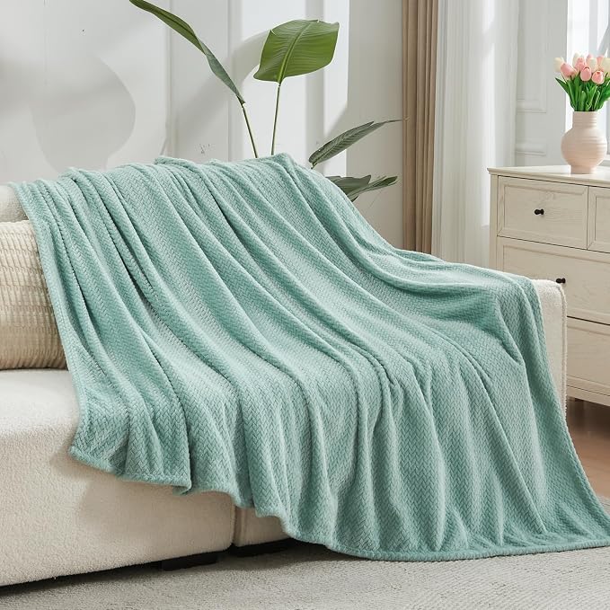 NEWCOSPLAY Fleece Leaves Pattern Twin Blanket, Mint Green, 60"x80" | Super Soft Throw Blanket, Lightweight Cozy Bed Sofa Blanket, Premium Silky Flannel Fleece, Travel Blanket for All Season Use