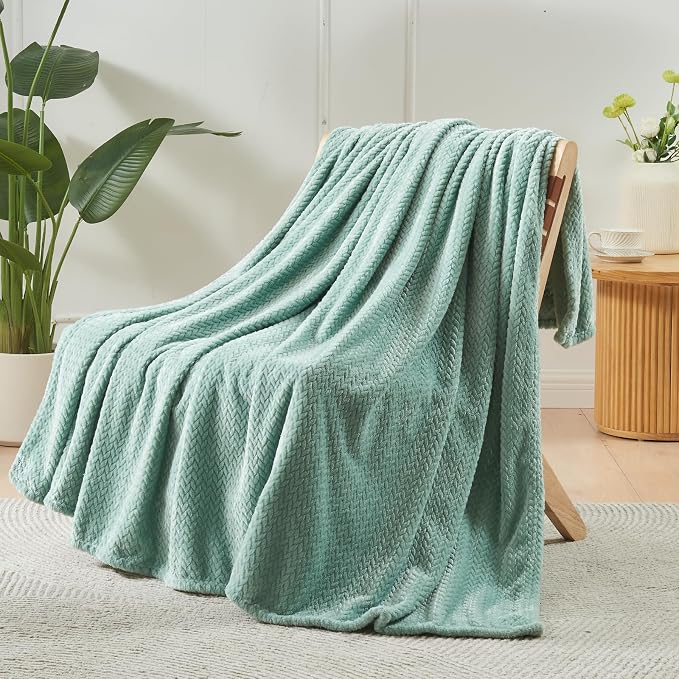 NEWCOSPLAY Fleece Leaves Pattern Queen Blanket, Mint Green, 90"x90" | Super Soft Throw Blanket, Lightweight Cozy Bed Sofa Blanket, Premium Silky Flannel Fleece, Travel Blanket for All Season Use