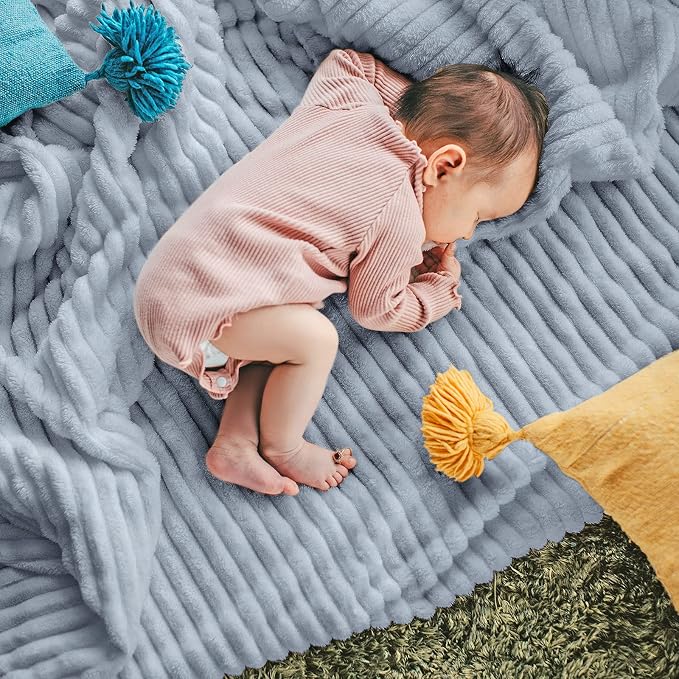 DISSA Fleece Blanket Queen Size – 71x80, Grey – Soft, Plush, Fluffy, Fuzzy, Warm, Cozy – Perfect Throw for Couch, Bed, Sofa - with Pompom Fringe - Flannel Blanket