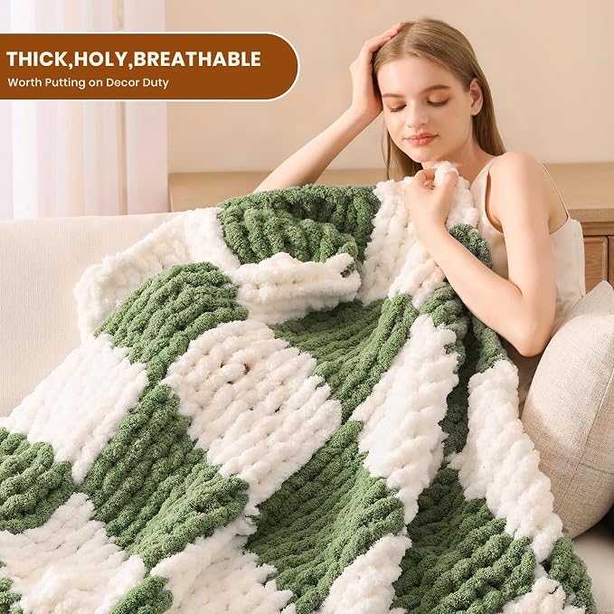 L'AGRATY Chunky Knit Throw Blanket for Couch 50 x 60 Inches Green Checkered | Handmade Chenille Crochet Blanket for Sofa Bed, Thick Cable Knitted Blankets for Room Home Decor, Birthday Gift for Women Mom