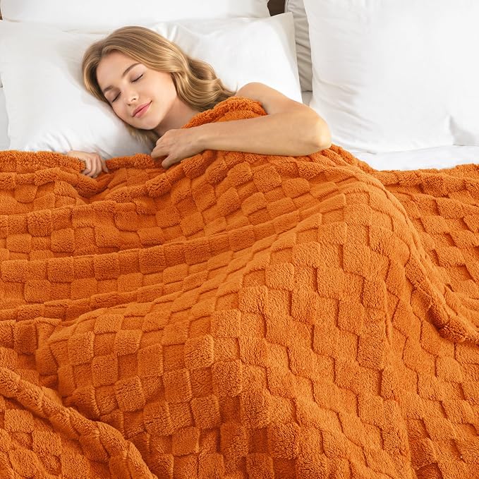 Exclusivo Mezcla 3D Checkered Fleece King Blanket for Bed, Burnt Orange | Super Soft and Cozy Fluffy Blanket, Lightweigh and Breathable Blanket for Living Room, Bedroom, Decor, All Season, 104"x90"