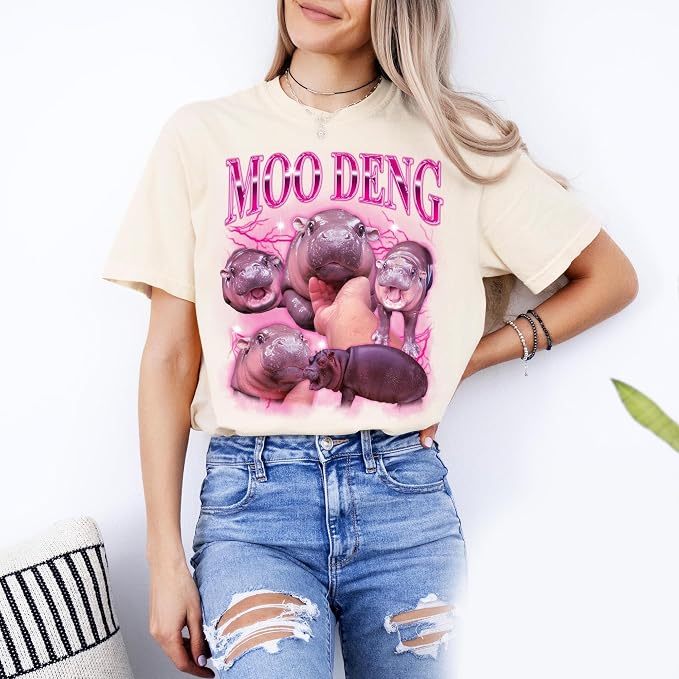 YOUNG GREEN Moo Deng Sweatshirt Moo Deng Bouncy Pig T-Shirt The Cute Baby Hippo Sweatshirt Gift For Moo Deng Lovers