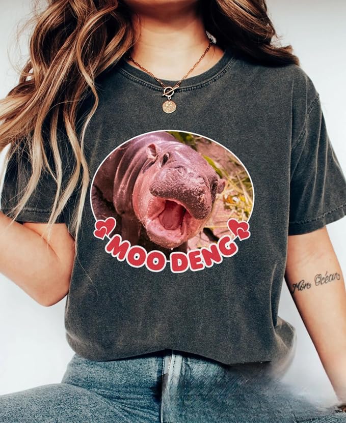 YOUNG GREEN Moo Deng Sweatshirt Moo Deng Bouncy Pig T-Shirt The Cute Baby Hippo Sweatshirt Gift For Moo Deng Lovers