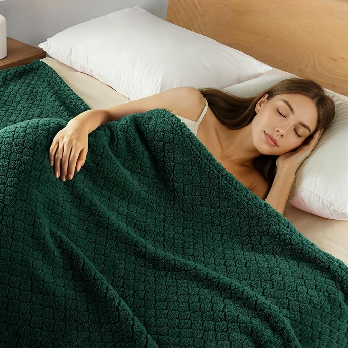 Exclusivo Mezcla Soft Fleece Twin Size Blanket for Bed, Forest Green | Jacquard Lightweight Cozy Bed Blanket, Breathable Decorative Fuzzy Textured All Season Use, 60x80 Inches