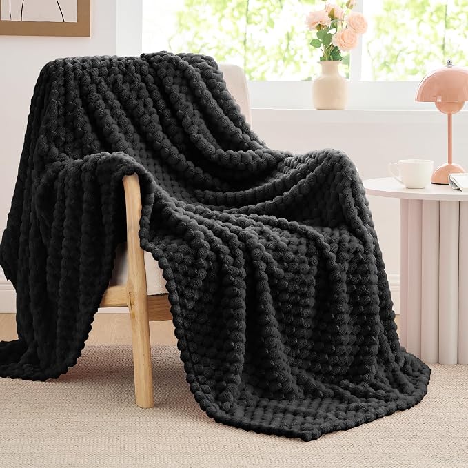 BEDELITE Black Large Throw Blanket for Couch, Cozy Gifts for Women, 50 * 70 | 3D Jacquard Decorative Fleece Blanket, Super Soft Plush Throw, Cute Birthday Gift for Women & Men, Suitable for All Seasons