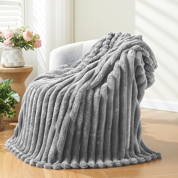 NEWCOSPLAY Super Soft Throw Blanket Light Grey Premium Silky Flannel Fleece 3D Ribbed Jacquard Lightweight Bed Blanket All Season Use (Light Grey Ribbed, Throw(50"x60"))