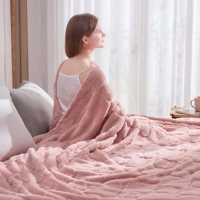 NEWCOSPLAY 3D Heart Checkered Flannel Queen Blanket, Pink Love, 90"x90" | Super Soft Cute Lightweight Decorative Premium Silky Fleece Blanket for Couch Sofa Bed, Gift for Women Men, All Season Use