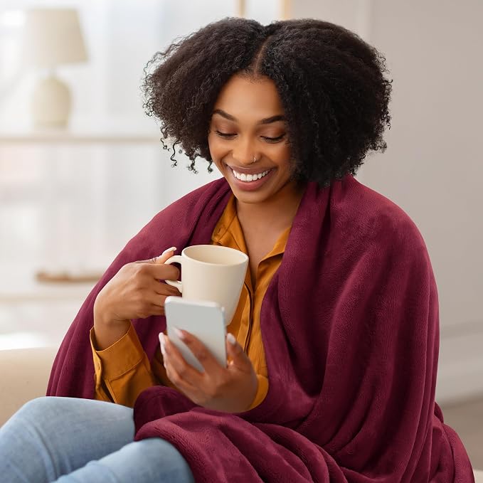 Utopia Bedding Soft Fleece Bed Blanket Twin Size Burgundy (60x80 Inch) | Microfiber Plush Warm Lightweight Breathable Cozy Blanket Anti-Static, All Season Use, Gift for Women and Men