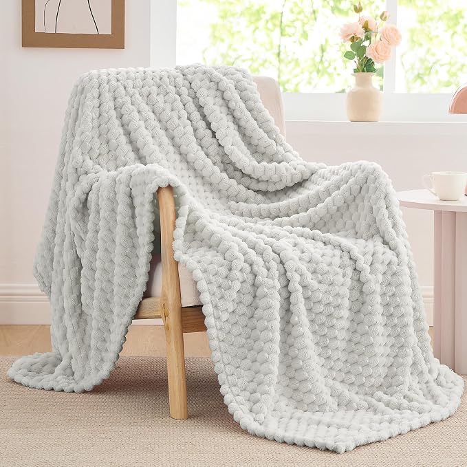 BEDELITE Light Grey Twin Blanket for Couch, Soft Cozy Gift for Women, 60*80 | 3D Jacquard Decorative Fleece Blanket, Super Soft Plush Throws, Cute Birthday Gift for Women & Men, Suitable for All Seasons