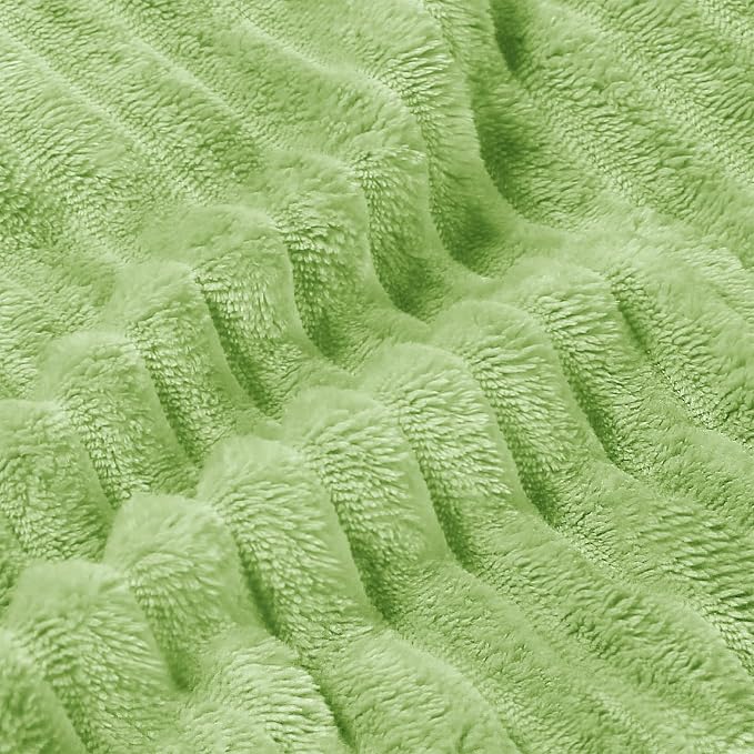 BEDELITE 3D Ribbed Jacquard Green King Size Blankets for Bed, 108x90 Inch | Soft Warm Decorative Fluffy Blanket, Cozy Fuzzy Lightweight Plush Fleece Throw Blankets for Bed, Room Decor, Gift for Women