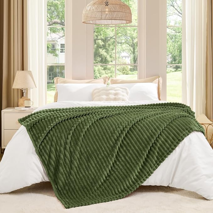 BEDELITE 3D Ribbed Jacquard Moss Fleece Throw Blanket for Couch, 50x60 Inch | Soft Warm Decorative Fluffy Blanket, Cozy Plush Lightweight Fuzzy Throw Blanket for Bed Sofa Home Room Decor, Gift for Women