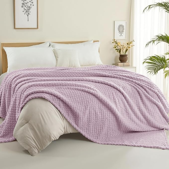 Exclusivo Mezcla Soft Fleece Queen Size Blanket for Bed, Lilac Purple | Jacquard Lightweight Cozy Bed Blanket, Breathable Decorative Fuzzy Textured All Season Use, 90x90 Inches